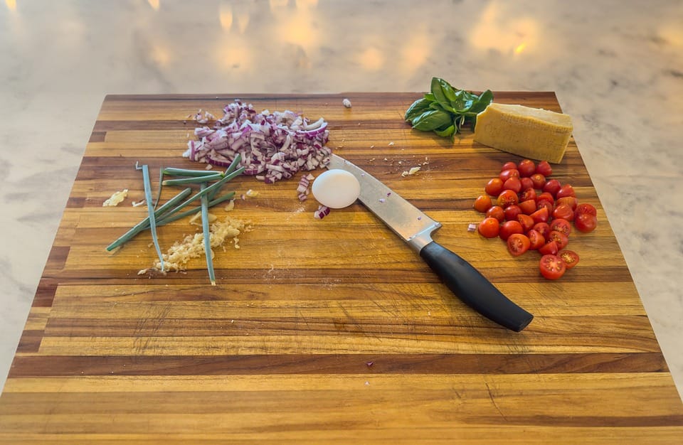 The Ultimate Guide to Mini Pocket Knives: A Buyer's Guide 1 ingredients 9066941 960 720