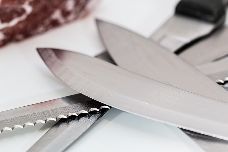 Can You Really Bring a Pocket Knife on a Plane? 1 knife 797836 960 720