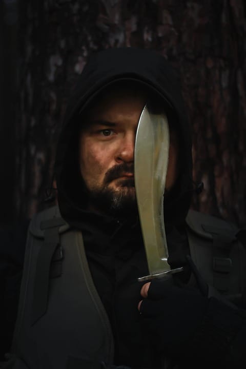 Топ-5 лучших автоматических карманных ножей для EDC: обзор 1 мужчина 5585715 960 720