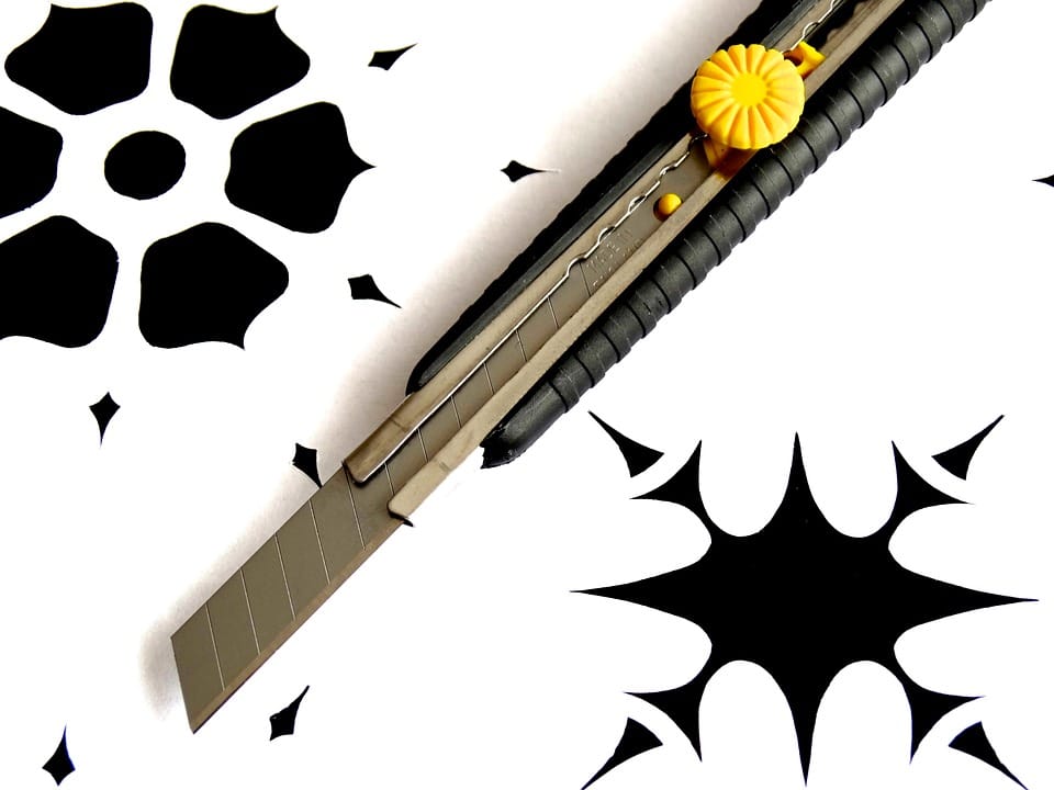 The Ultimate Guide to Choosing the Right Pocket Clip for Your Case Knife 1 paper cut 629664 960 720